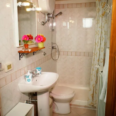 ゲストハウス L'annunziata スルモナ