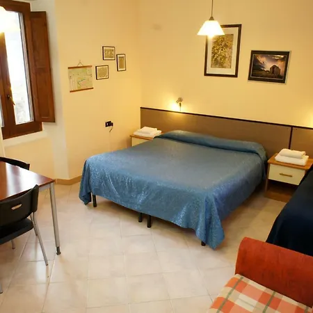 L'annunziata Pensión 3*